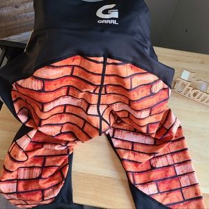 Grrrl Brickhouse Capri leggings